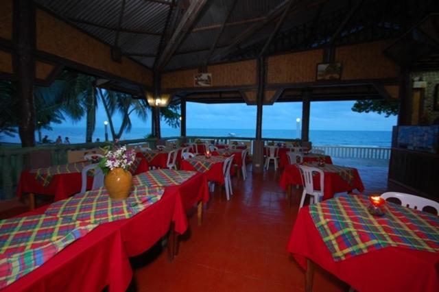 Villa Leonora Beach Resort Puerto Princesa Buitenkant foto